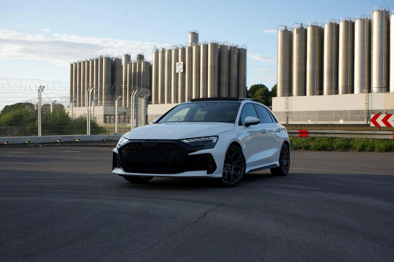 Audi RS3 Sportback — Onyx Vermietung